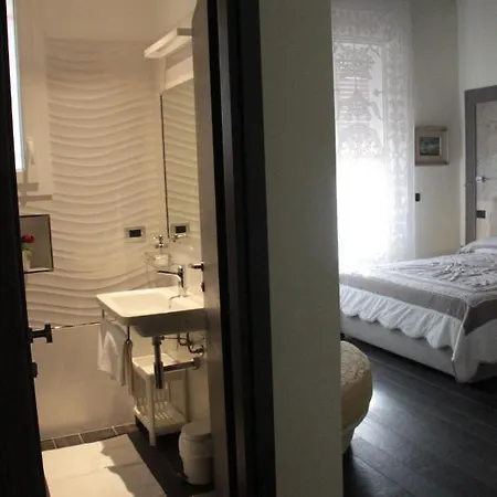 Mirella Couette-café 4*