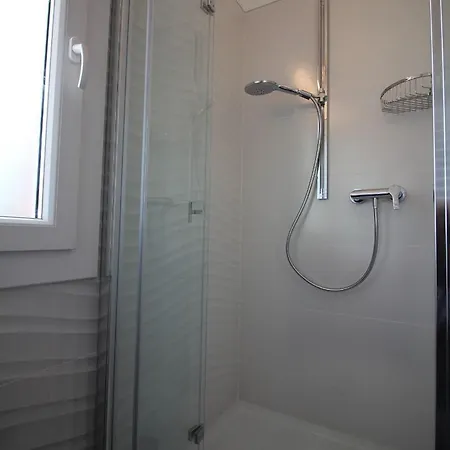 Mirella Alojamento de Acomodação e Pequeno-almoço 4*