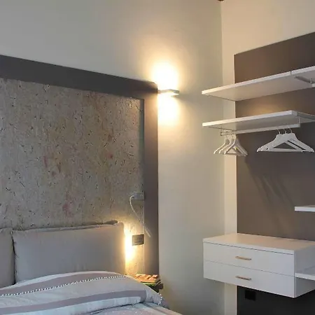 Mirella בורדיגרה