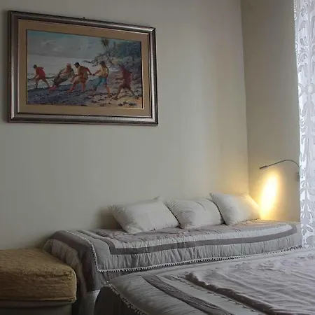 לינה וארוחת בוקר Mirella