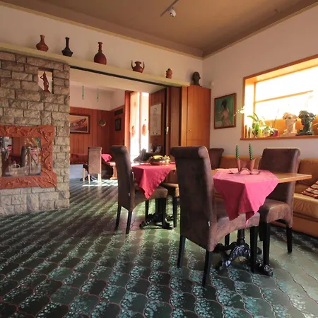 Mirella בורדיגרה